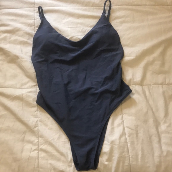 One piece swimsuit | deep back | high cut leg - Picture 2 of 5